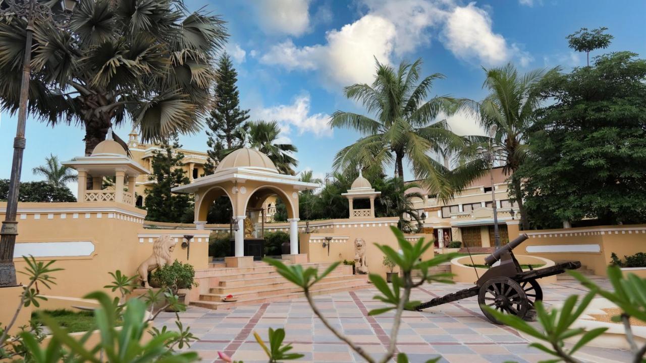 Heritage Khirasara Palace Rajkot Extérieur photo