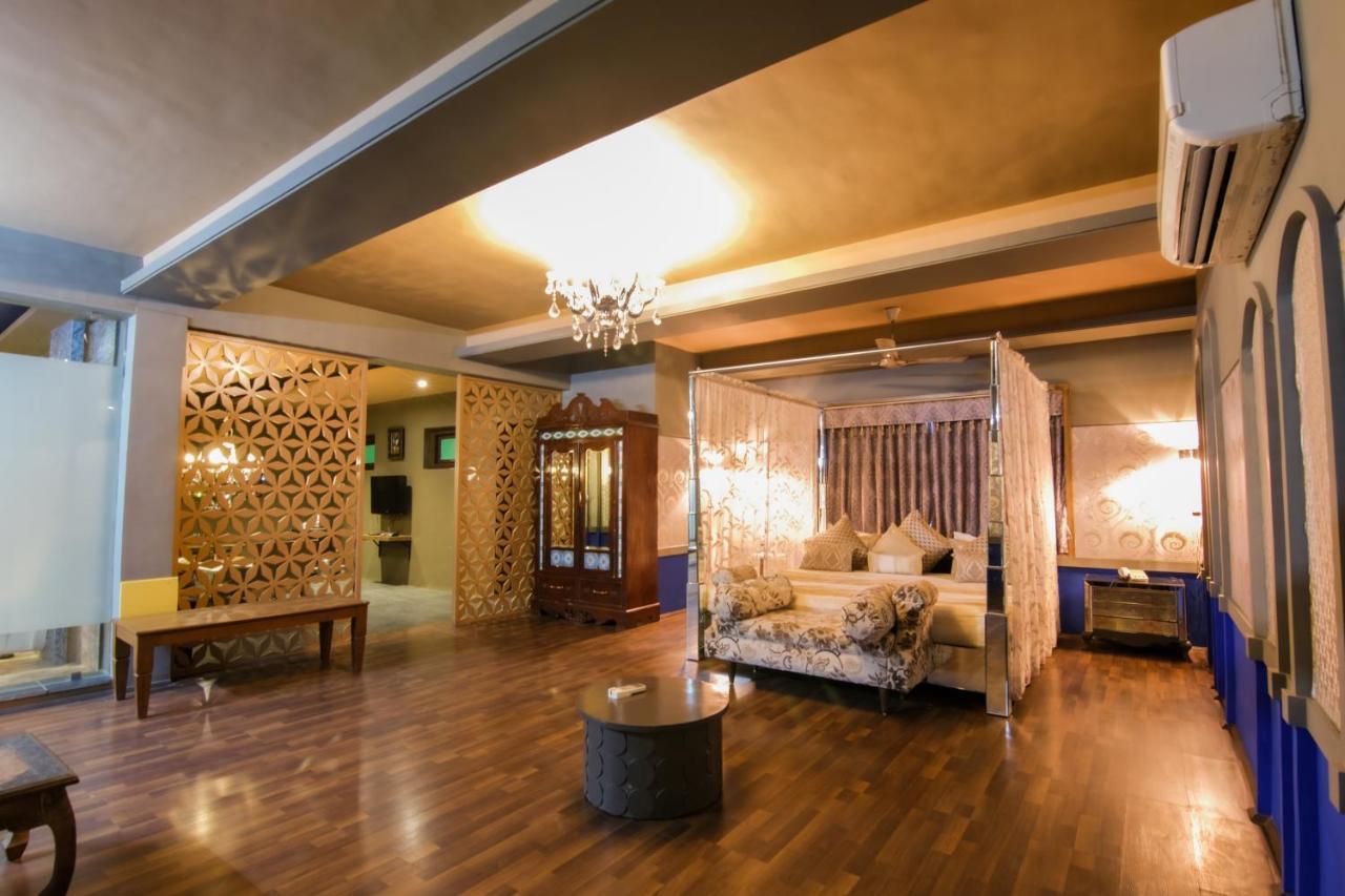 Heritage Khirasara Palace Rajkot Extérieur photo