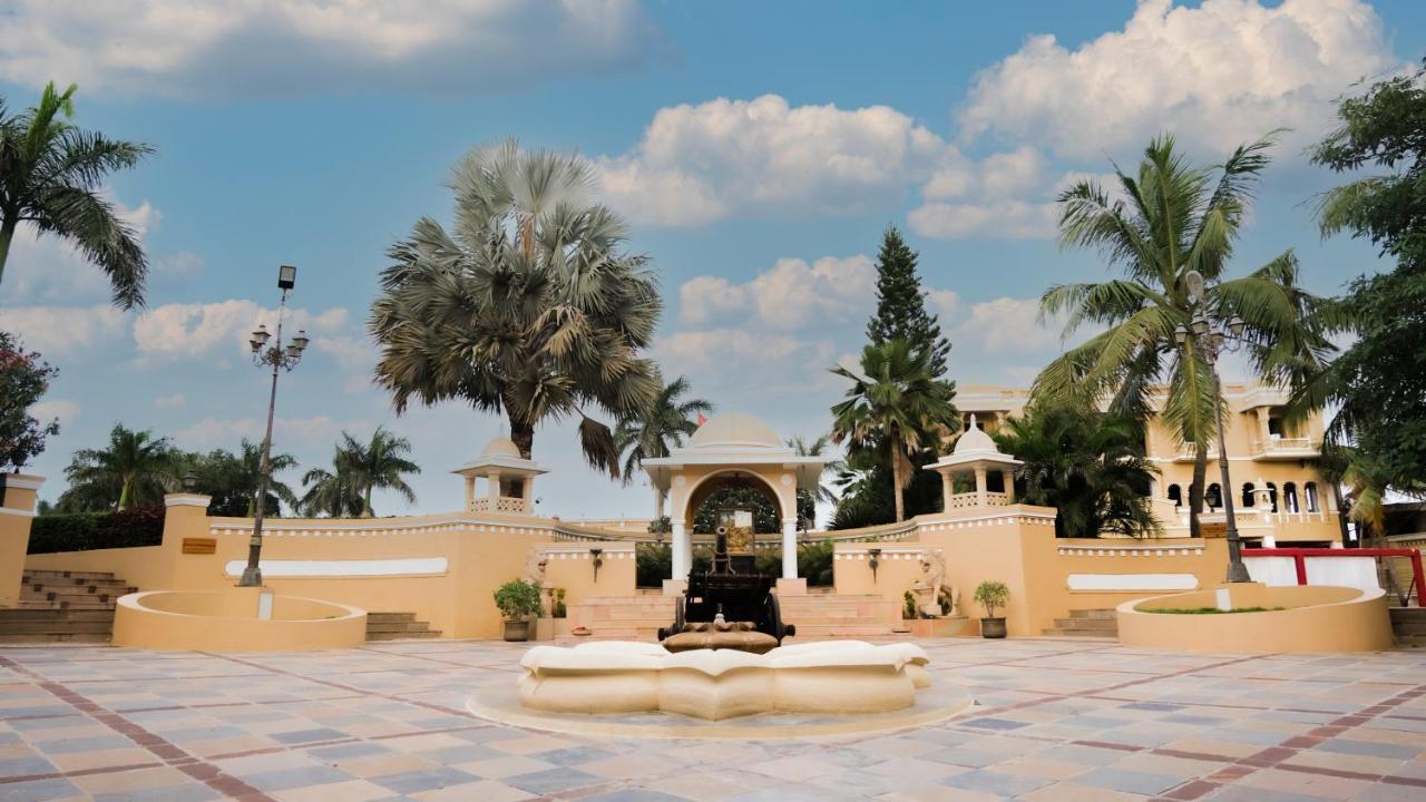 Heritage Khirasara Palace Rajkot Extérieur photo