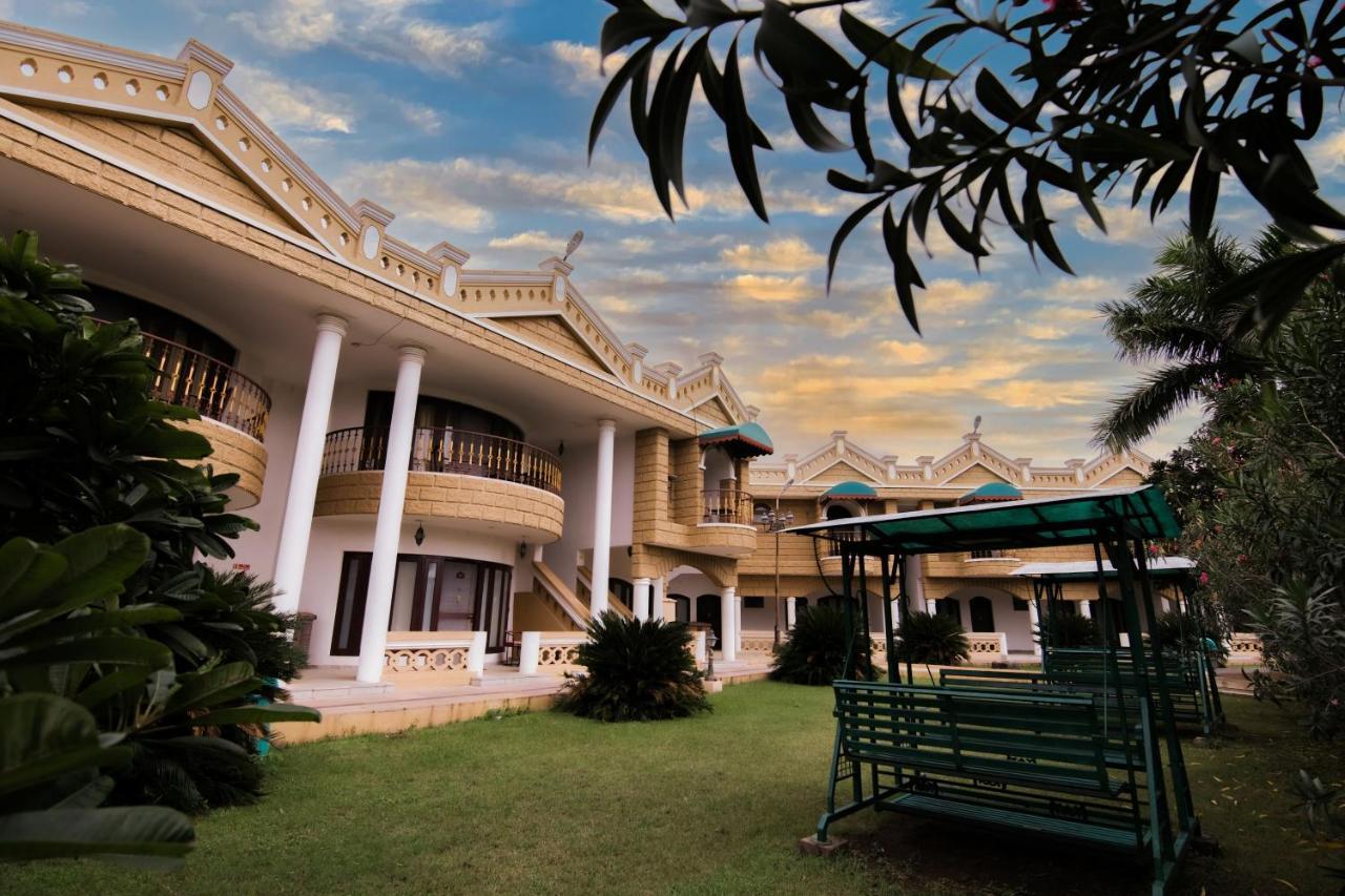 Heritage Khirasara Palace Rajkot Extérieur photo