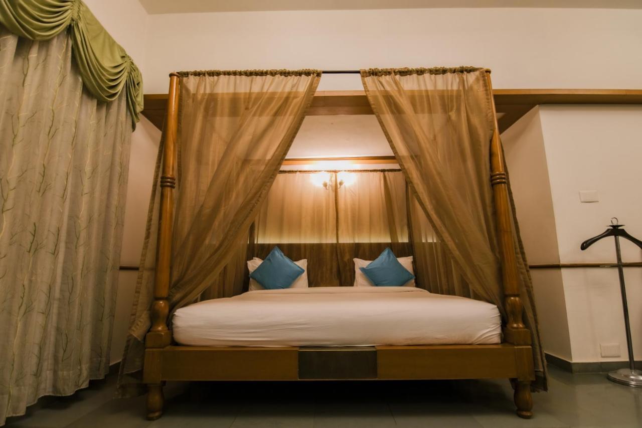 Heritage Khirasara Palace Rajkot Extérieur photo