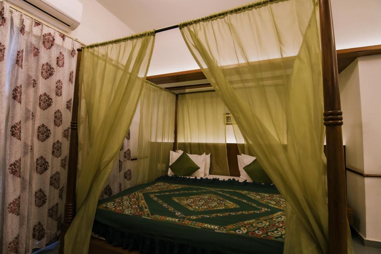 Heritage Khirasara Palace Rajkot Extérieur photo