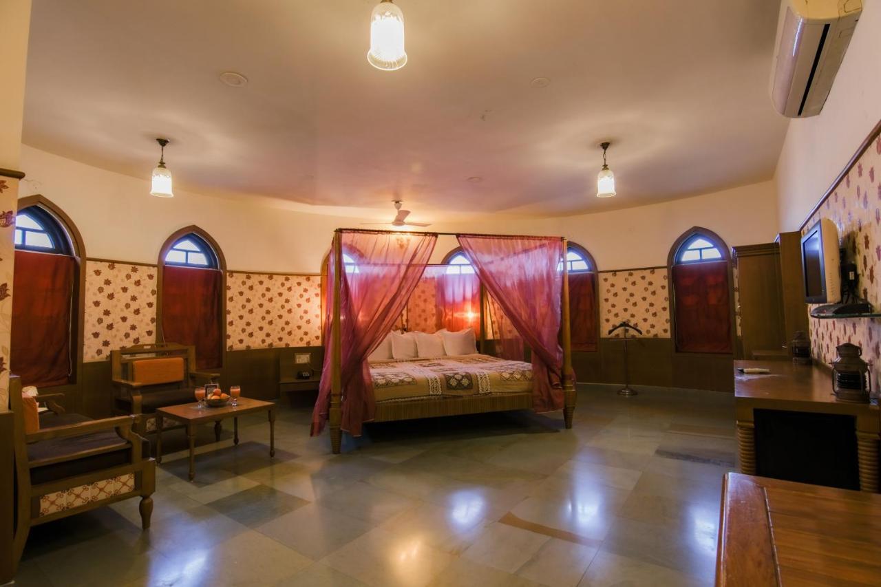Heritage Khirasara Palace Rajkot Extérieur photo