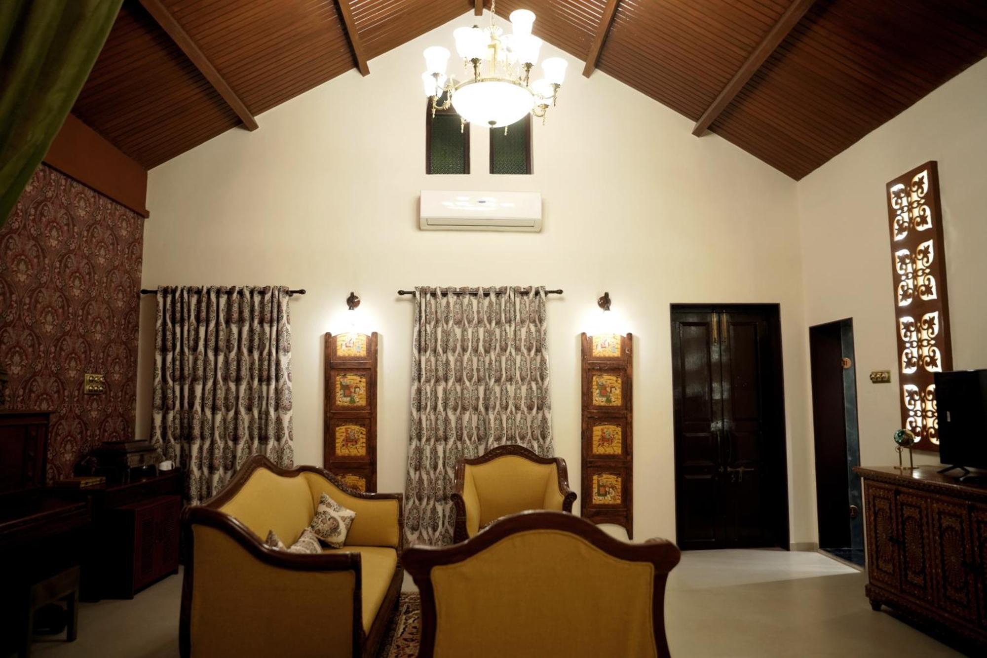 Heritage Khirasara Palace Rajkot Extérieur photo