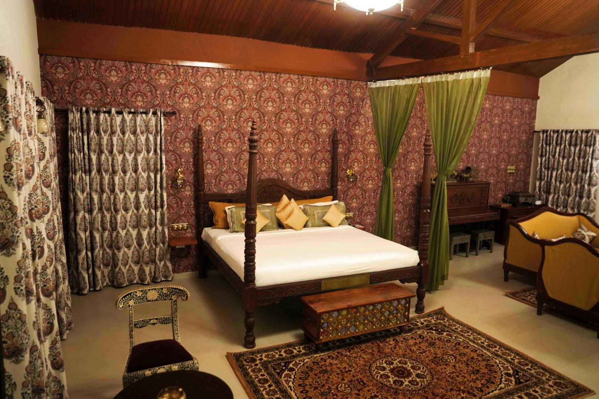 Heritage Khirasara Palace Rajkot Extérieur photo