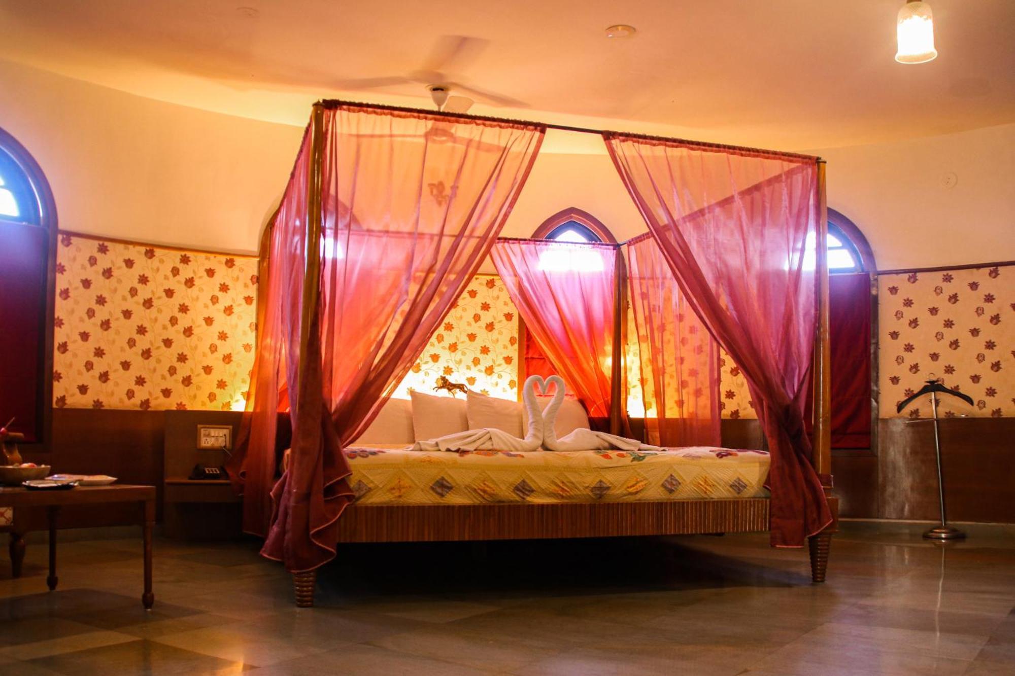 Heritage Khirasara Palace Rajkot Extérieur photo