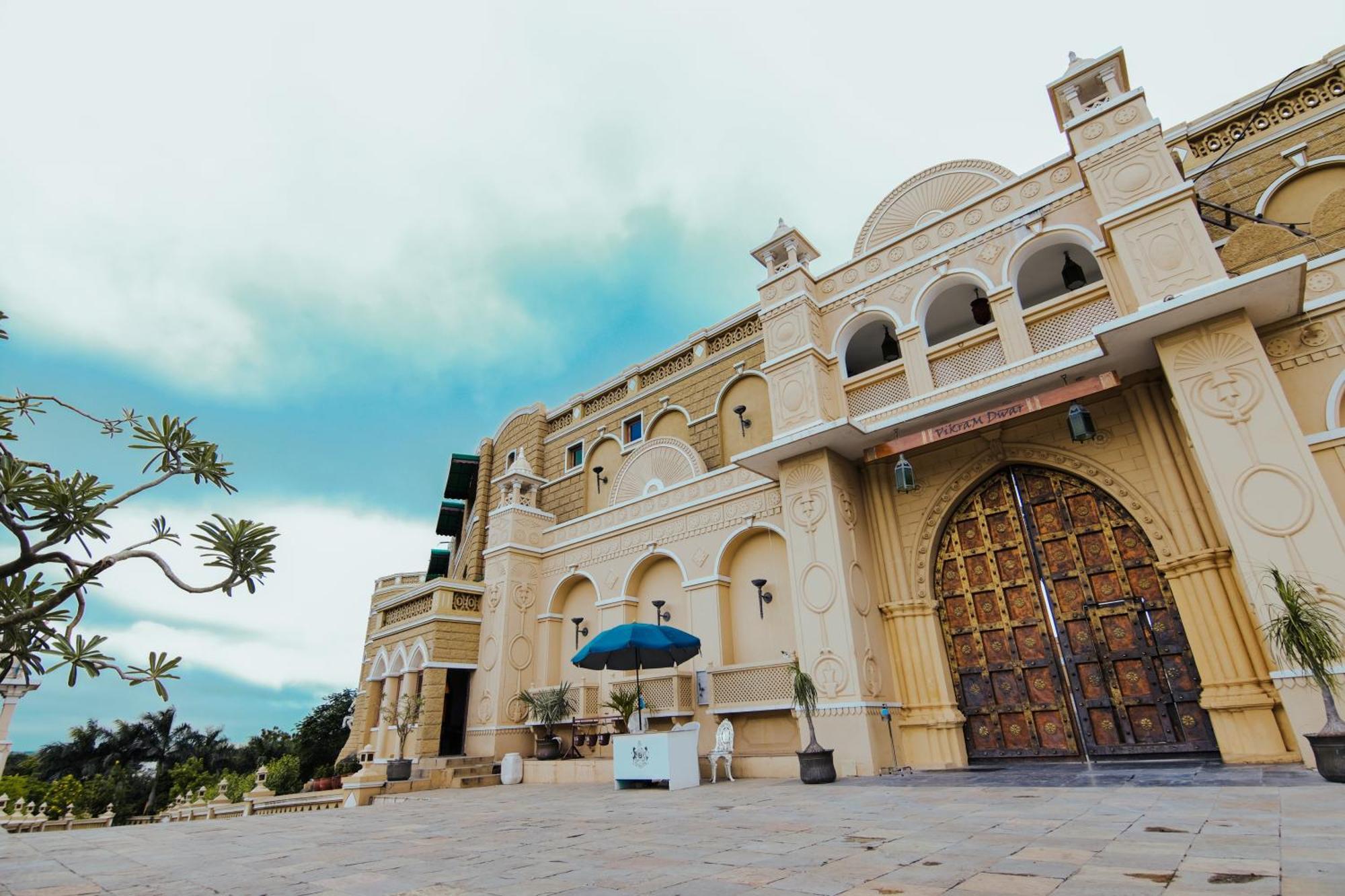 Heritage Khirasara Palace Rajkot Extérieur photo